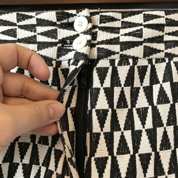 Anthropologie Cartonnier Neda Shorts Black White Geometric Print 4” Retro Mod 10 - Picture 5 of 10